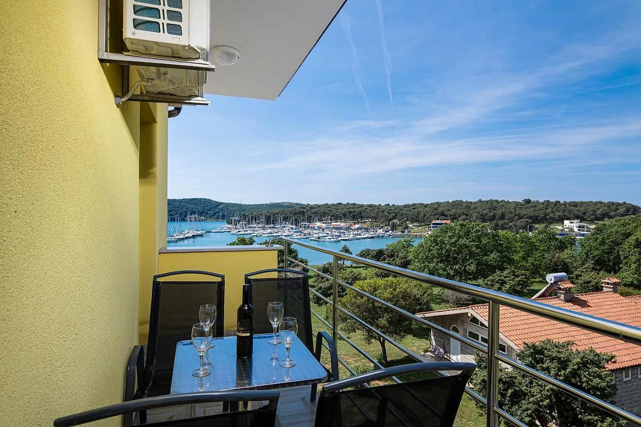 Apartments Ivan Mit Meerblick Pomer Kroatien